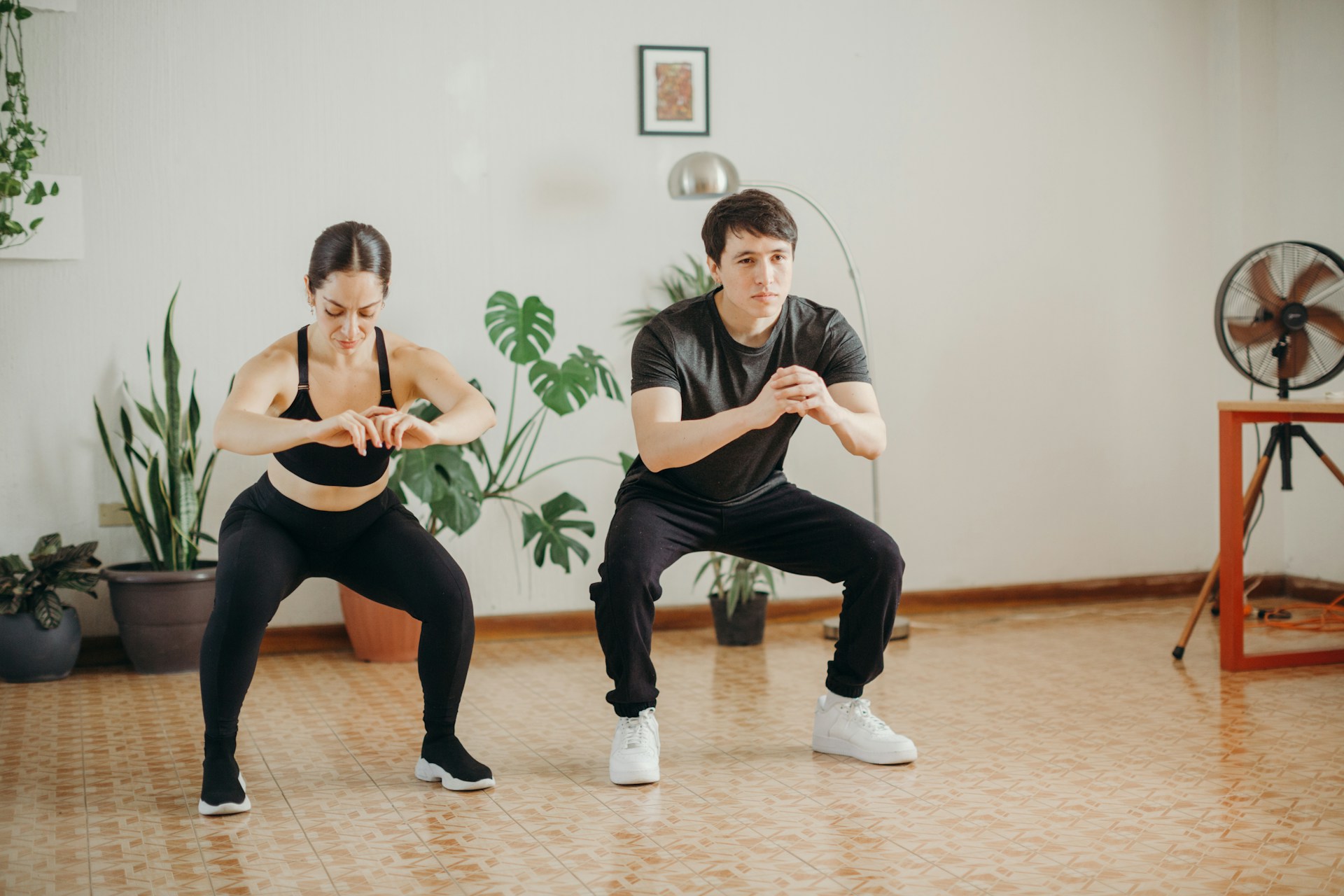 10 Resistance Band Exercises for Stronger Legs - Dynamo Fitness
